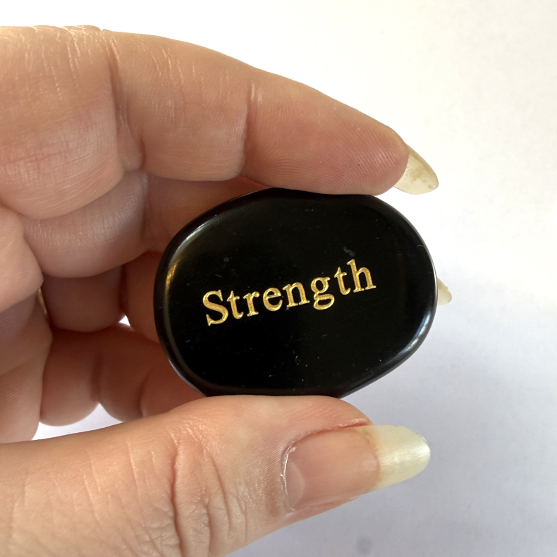 Sort Obsidian Sten m tekst 