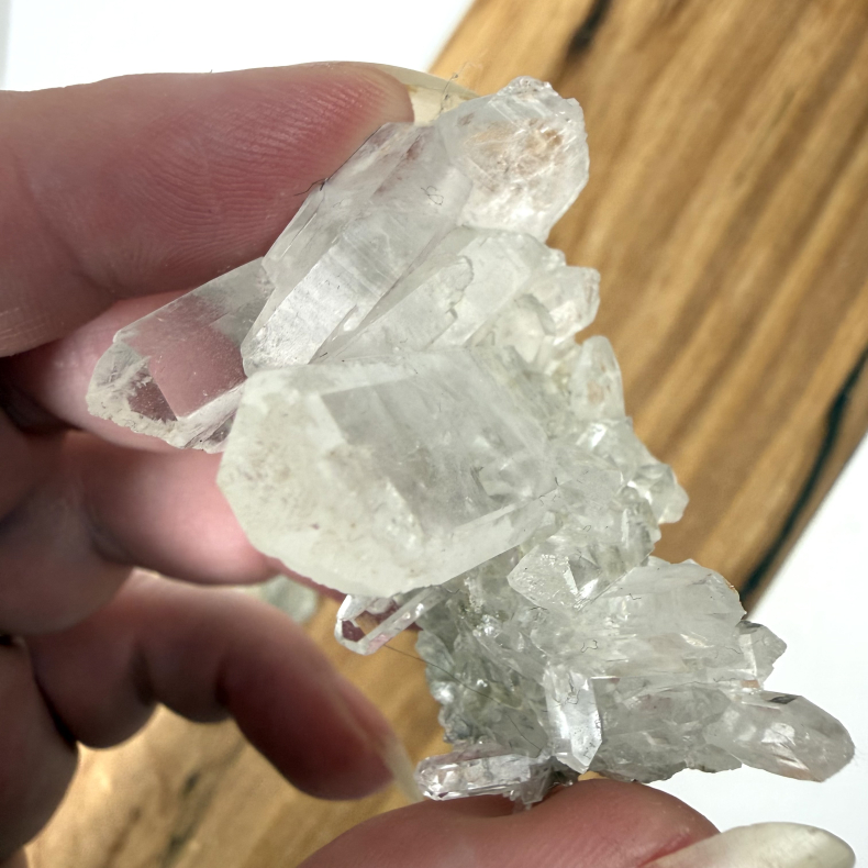 Bjergkrystal klynger meget klare asos 