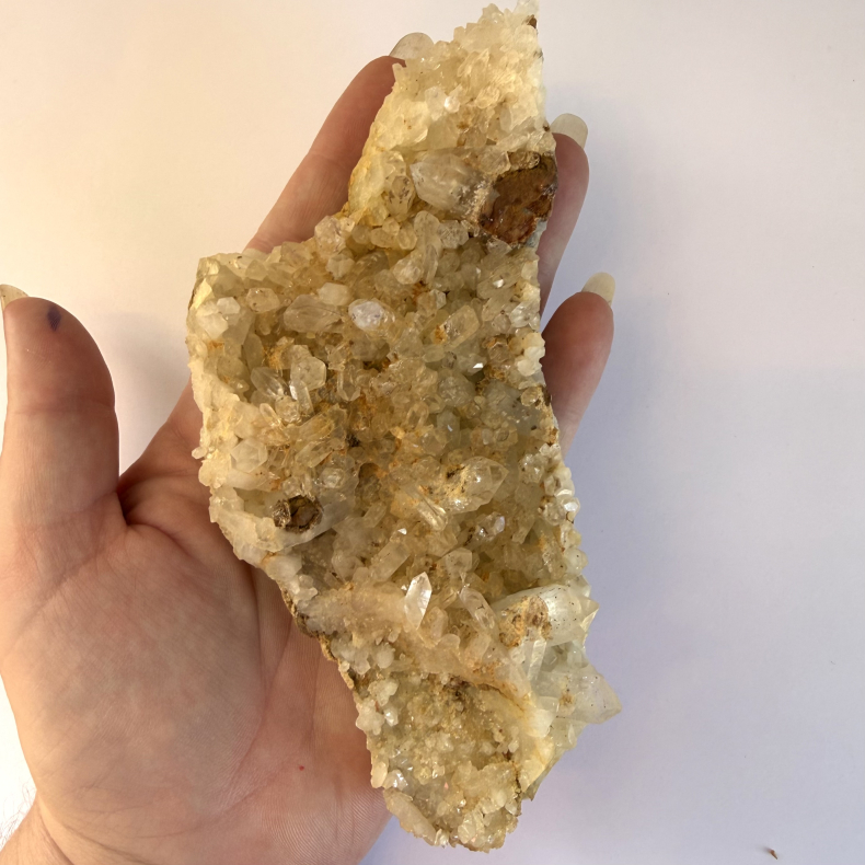 Bjergkrystal m Golden Healer klynge V 