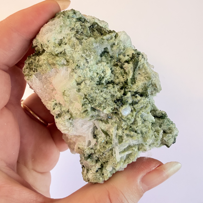 Gr�n Turmalin i kvarts klynge S 