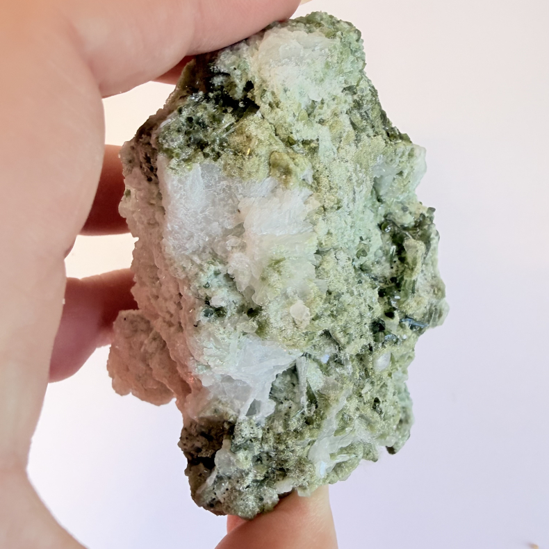 Gr�n Turmalin i kvarts klynge S 