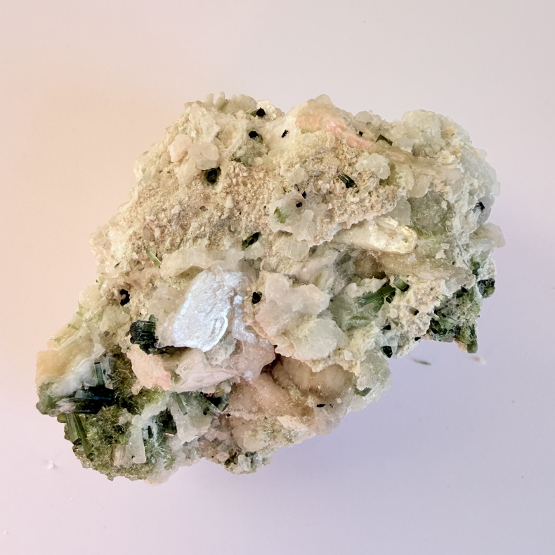 Gr�n Turmalin i kvarts klynge R