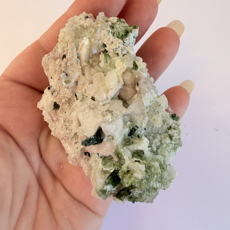 Gr�n Turmalin i kvarts klynge R