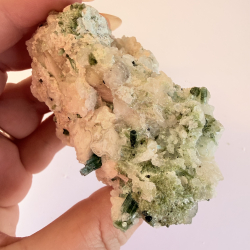 Gr�n Turmalin i kvarts klynge R