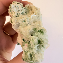 Gr�n Turmalin i kvarts klynge R