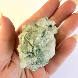 Gr�n Turmalin i kvarts klynge Q