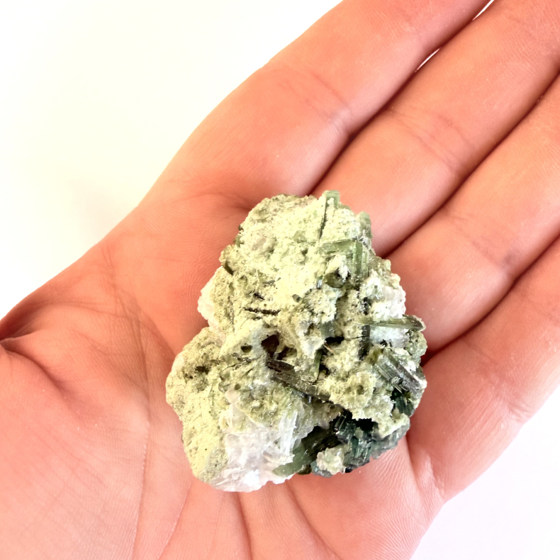 Gr�n Turmalin i kvarts Klynge O