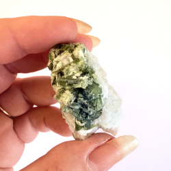 Gr�n Turmalin i kvarts Klynge O