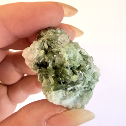 Gr�n Turmalin i kvarts klynge N 