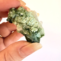 Gr�n Turmalin i kvarts klynge M