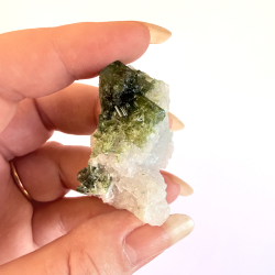 Gr�n Turmalin i kvarts klynge M