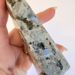 Larvikit/bl� m�nesten T�rn M