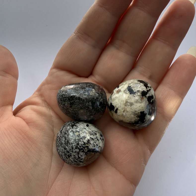 Almandin ( Granat ) Lommesten 