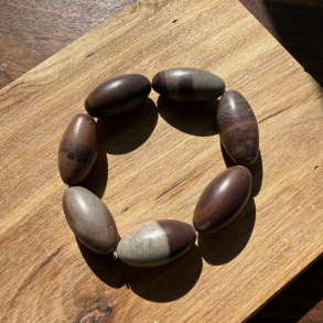 Shiva Lingam, Armb�nd 