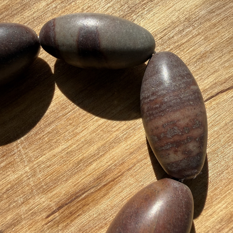 Shiva Lingam, Armb�nd 