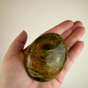 Grn Opal Palmstone