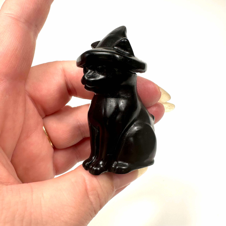 Sort Obsidian, Hekse kat 