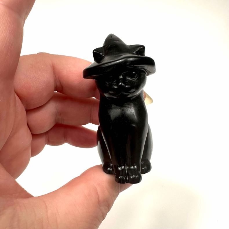 Sort Obsidian, Hekse kat 