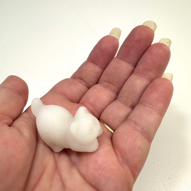 Hvid Jade, stende kat 