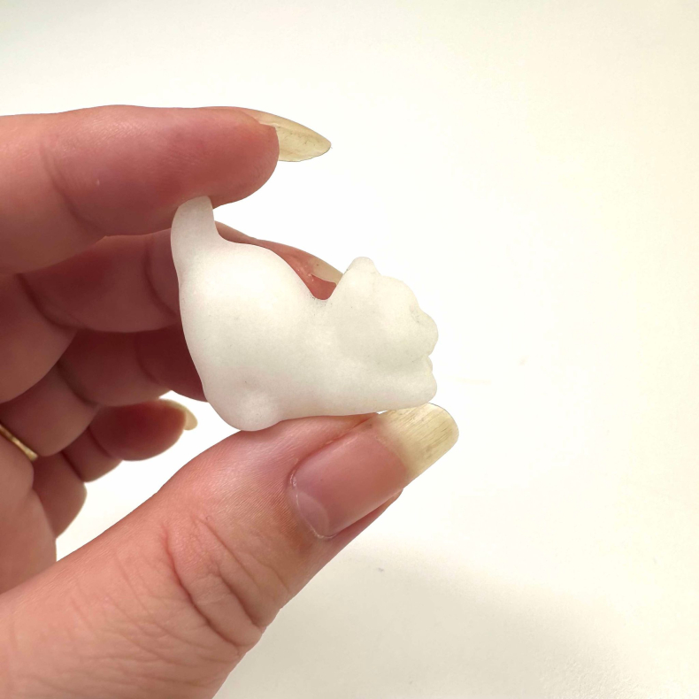 Hvid Jade, stende kat 