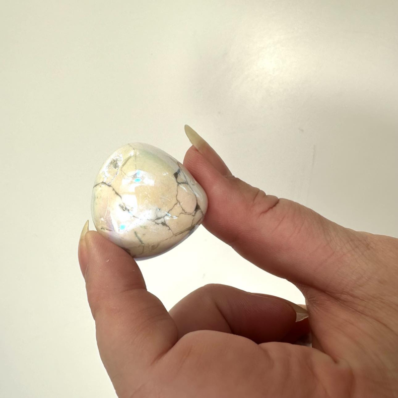 Aura Howlit, Lommesten